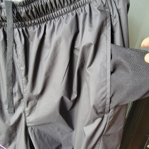 Nike Woven Black Pants Men's Size Medium Pockets Elastic Waist/ retro style - Picture 9 of 14